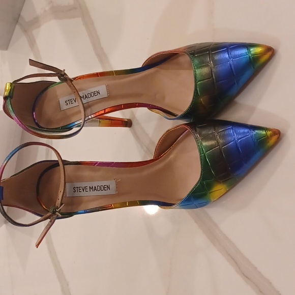 Steve Madden Alisha-R Metallic Rainbow LGBT Pump High Heel W/flaw PRIDE SZ 9 - Picture 4 of 16